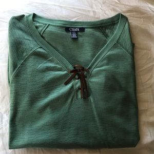 CHAPS Long sleeve tee.